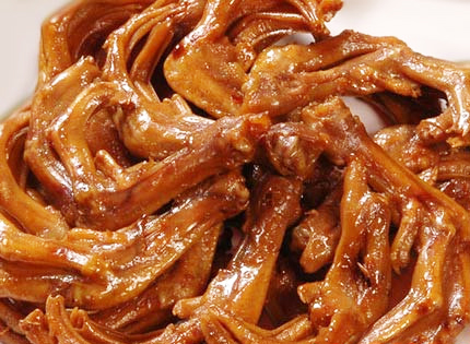 鹵菜出鍋就發(fā)黑，抹鹵水VS抹鹵油哪個(gè)好？