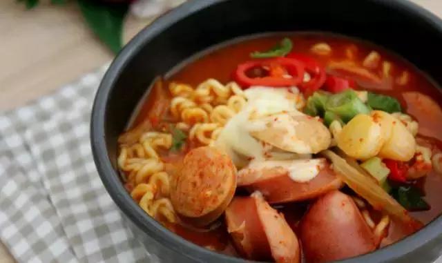 秋天到了，學學這5款火鍋湯底的做法吧！