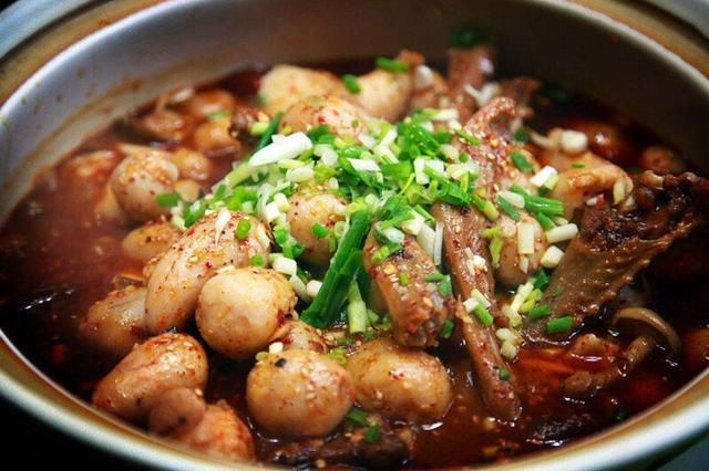 燒制芋兒雞的秘訣，方法確實(shí)不一般