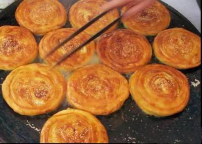 成都軍屯鍋盔技術培訓哪里專業(yè)？鍋魁餅的制作