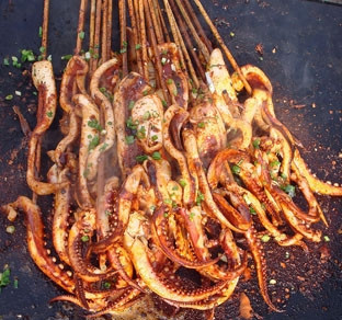 街邊小吃技術(shù)培訓(xùn)學(xué)校哪里好？鐵板小吃技術(shù)培訓(xùn)中心