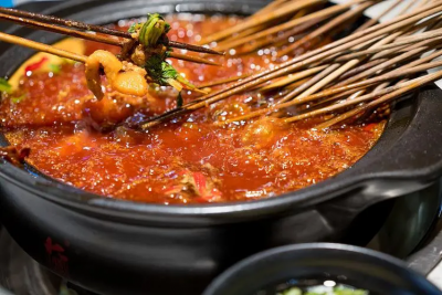 冷熱串串培訓在哪里學多少錢？成都串串香培訓學校