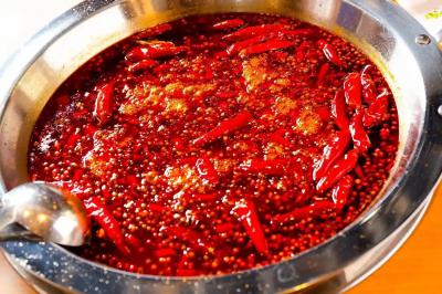 重慶火鍋培訓(xùn)去哪里好？飄味緣培訓(xùn)學(xué)校是您的理想選擇！