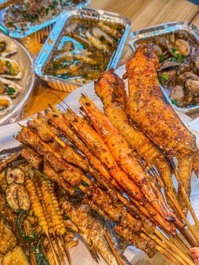 油炸燒烤技術(shù)培訓(xùn)多少錢？飄味緣培訓(xùn)學(xué)校為您揭秘透明收費(fèi)！