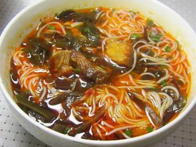 綿陽米粉技術(shù)培訓(xùn)機構(gòu)哪家好？深度解析飄味緣餐飲培訓(xùn)的優(yōu)勢